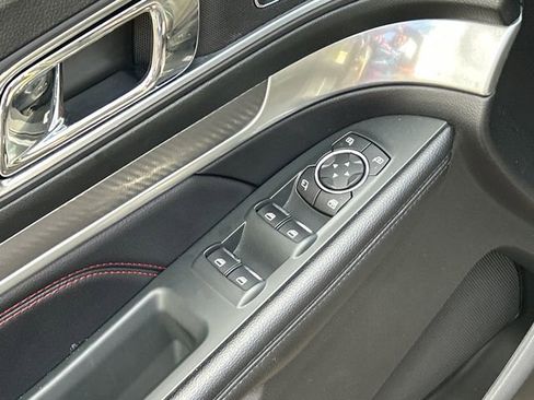 Used 2018 Ford Explorer Sport w/ Equipment Group 401A image 12