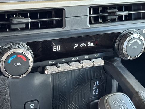 Used 2025 Toyota Tacoma TRD Off-Road AWD/4WD image 19