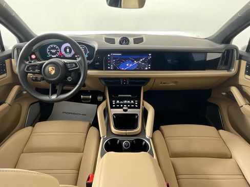 Used 2024 Porsche Cayenne Turbo image 13