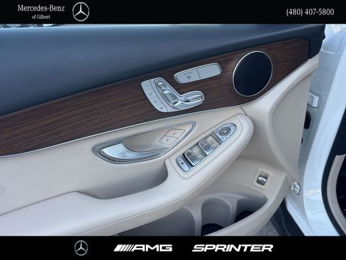 Used 2020 Mercedes-Benz GLC 300 image 12