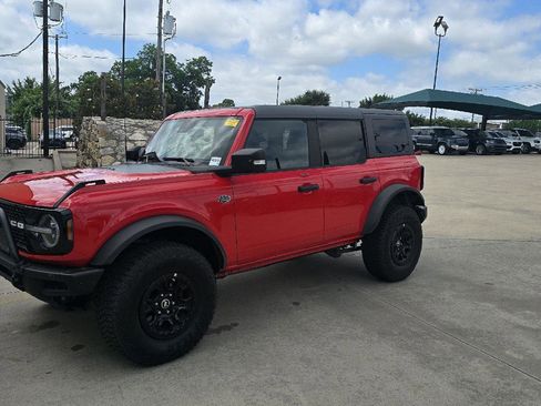 Used 2023 Ford Bronco Wildtrak AWD/4WD image 1