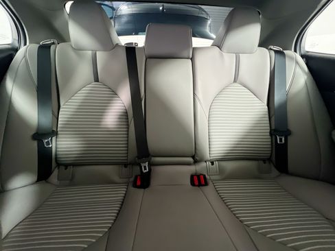 Used 2021 Toyota Camry SE image 32