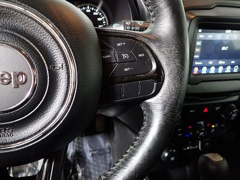 Used 2018 Jeep Renegade Altitude image 26