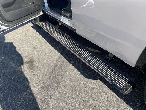 New 2026 Jeep Grand Wagoneer Limited AWD/4WD image 10