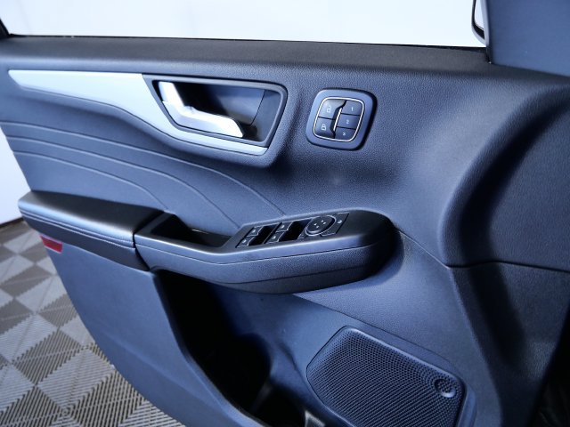 Certified 2025 Ford Escape Platinum AWD/4WD image 27