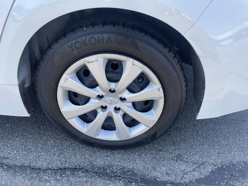 Used 2022 Toyota Corolla LE FWD image 10