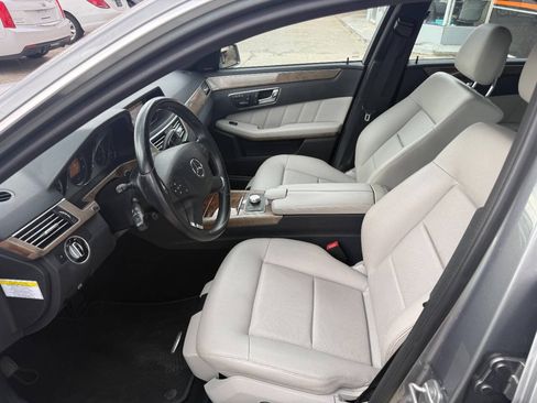 Used 2011 Mercedes-Benz E 350 Sedan image 9
