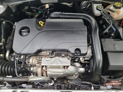 Used 2022 Chevrolet Malibu LT image 30