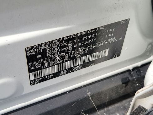 Used 2021 Toyota RAV4 XLE AWD/4WD image 32