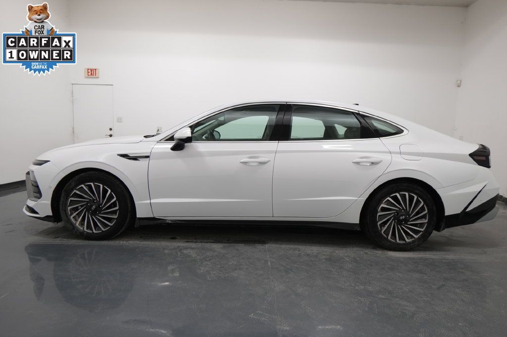 Used 2025 Hyundai Sonata Limited FWD image 4