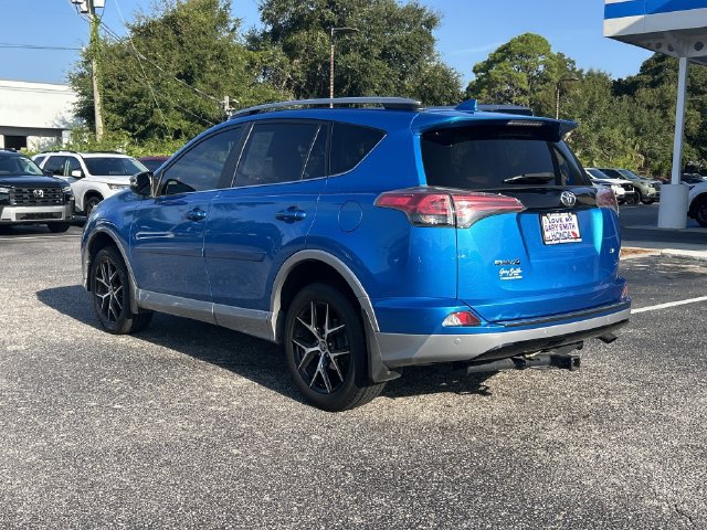 Used 2017 Toyota RAV4 SE FWD image 4