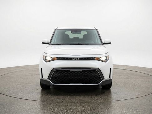Used 2025 Kia Soul LX w/ LX Technology Package image 2
