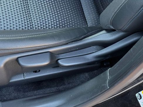 Used 2025 Chevrolet Trax LT image 23