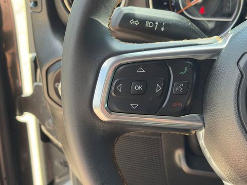 Used 2023 Jeep Gladiator Overland AWD/4WD image 24