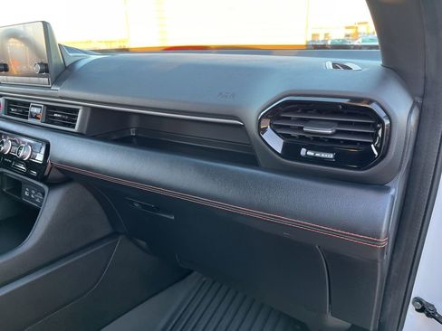 Used 2025 Honda Pilot Sport image 29