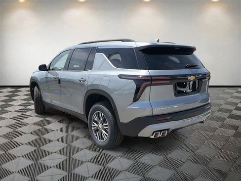 New 2026 Chevrolet Traverse LT w/ Driver Confidence Package AWD/4WD image 7