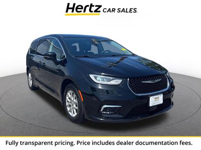 Used 2024 Chrysler Pacifica Touring-L