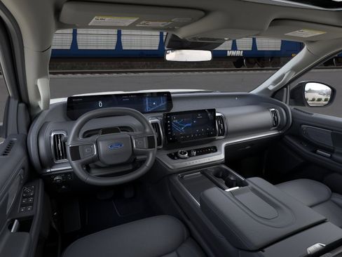 New 2026 Ford Expedition Max Platinum image 9