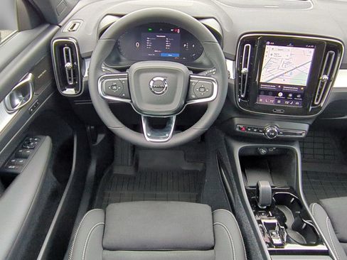 New 2026 Volvo XC40 B5 Ultra w/ Protection Package Premier AWD/4WD image 11