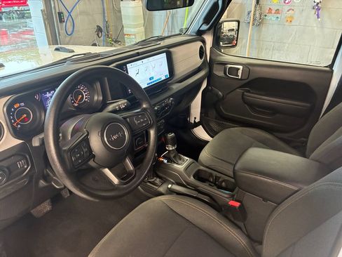 Used 2024 Jeep Wrangler Unlimited Sport AWD/4WD image 32