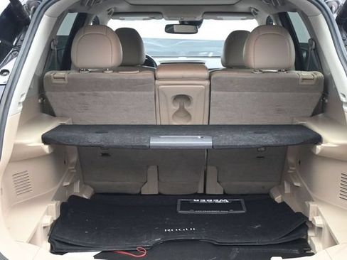 Used 2019 Nissan Rogue SL w/ Premium Package AWD/4WD image 16