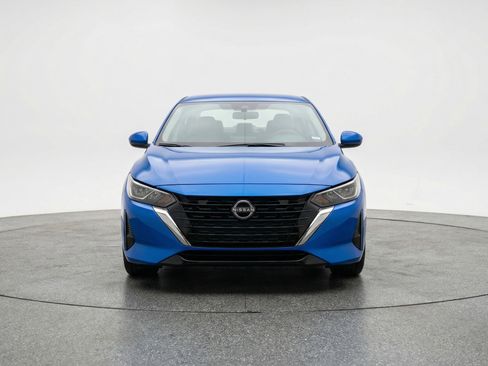Used 2025 Nissan Sentra SV image 2