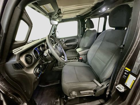 Used 2023 Jeep Wrangler Unlimited AWD/4WD image 13