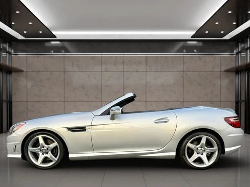 Used 2016 Mercedes-Benz SLK 300 image 19