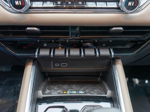 New 2026 GMC Canyon Denali image 25