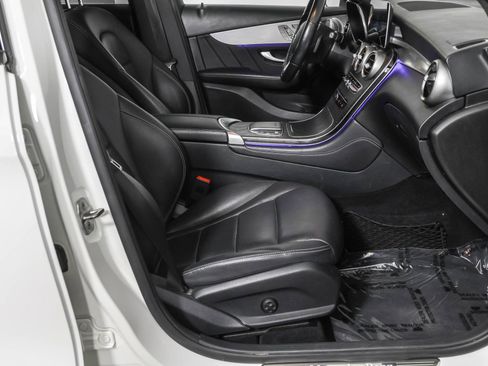 Used 2020 Mercedes-Benz GLC 300 4MATIC image 43