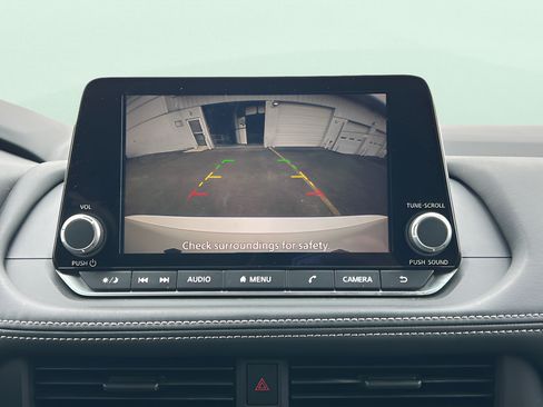 Used 2025 Nissan Rogue S FWD image 28