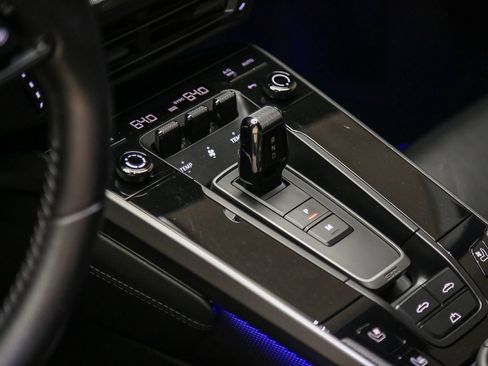 Certified 2023 Porsche 911 Carrera RWD image 25