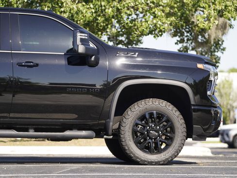 Used 2025 Chevrolet Silverado 2500 LT w/ Trail Boss Package AWD/4WD image 6