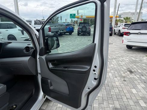 Used 2015 Nissan NV200 SV w/ Technology Package FWD image 10