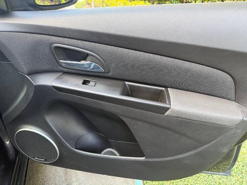 Used 2014 Chevrolet Cruze Diesel w/ Enhanced Safety Package FWD image 26