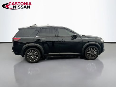 Used 2023 Nissan Pathfinder SL w/ SL Premium Package image 10