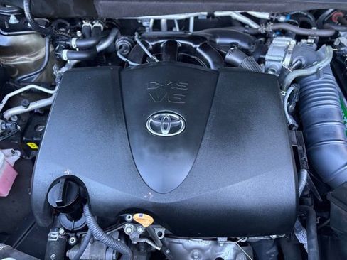 Used 2022 Toyota Highlander Limited image 35