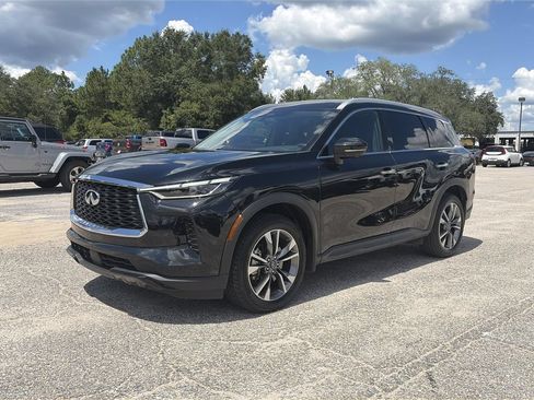 Used 2023 INFINITI QX60 Luxe w/ Cargo Package FWD image 2