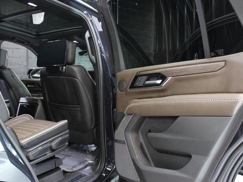 Used 2025 GMC Yukon Denali Ultimate w/ LPO, Floor Liner Package AWD/4WD image 47