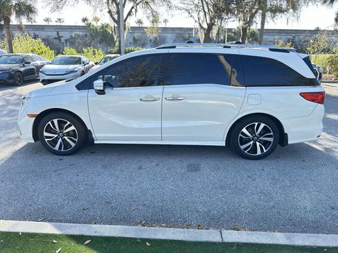 Used 2018 Honda Odyssey Elite image 3