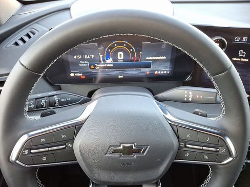 Used 2026 Chevrolet Traverse LT w/ Midnight/Sport Edition FWD image 9