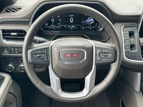 Used 2024 GMC Yukon SLT w/ SLT Luxury Package RWD image 25