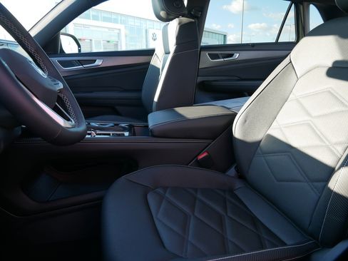 New 2026 Volkswagen Atlas Cross Sport SE AWD/4WD image 4
