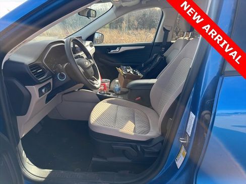 Used 2021 Ford Escape SE w/ SE Sport Appearance Package image 14