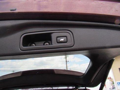 Used 2016 Honda Pilot Touring image 40