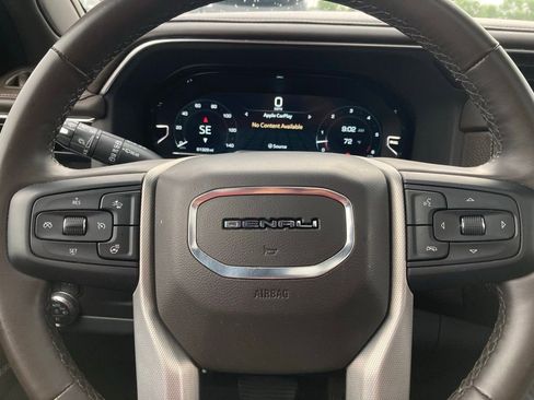 Used 2023 GMC Yukon Denali image 17
