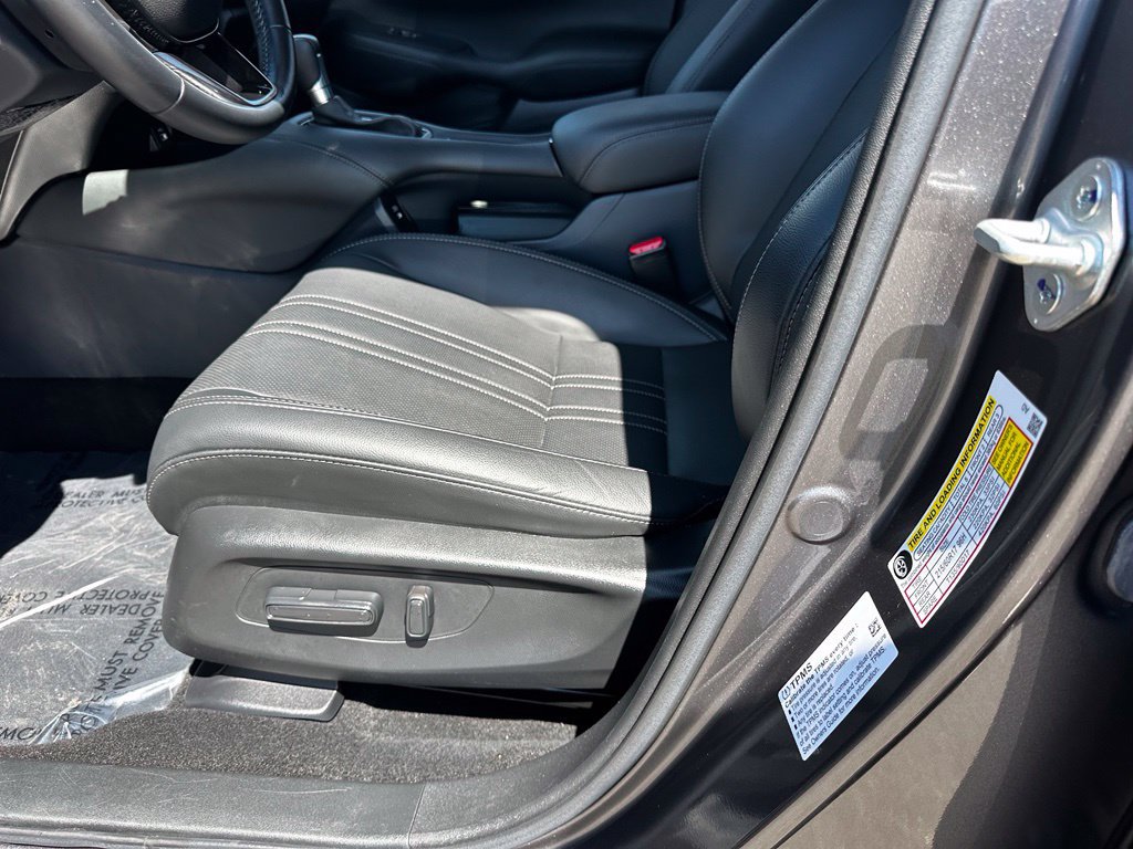 Certified 2025 Honda HR-V EX-L image 23