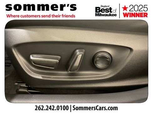 Used 2023 Toyota Prius XLE AWD/4WD image 10