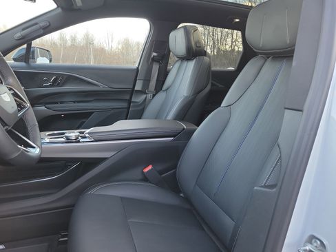 New 2025 Cadillac Lyriq Luxury image 14