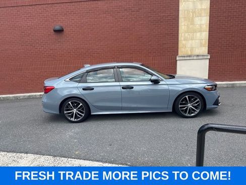 Used 2022 Honda Civic Touring image 1